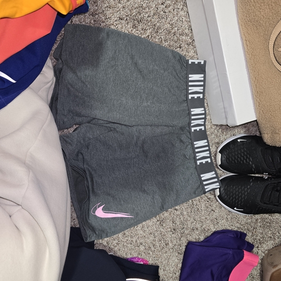 3 Nike Shorts - Picture 2 of 3